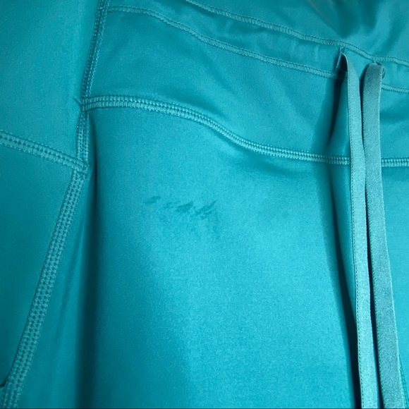 Fabletics Large High-Waisted Ultra Cool Shine Panel Leggings Serenity/Soft Pine - Picture 3 of 8